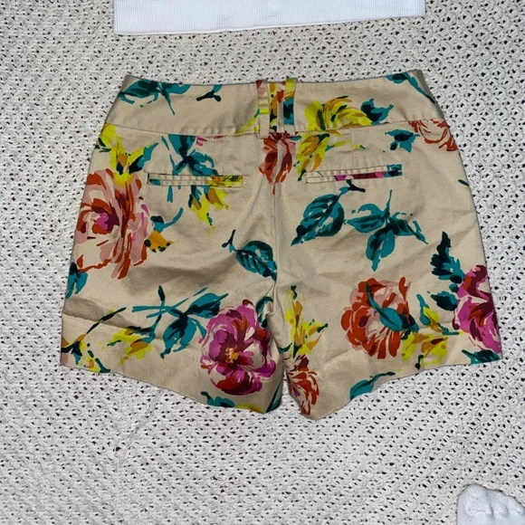 Super Cute Floral Shorts from Outback Red - Size 0 - Picture 3 of 7